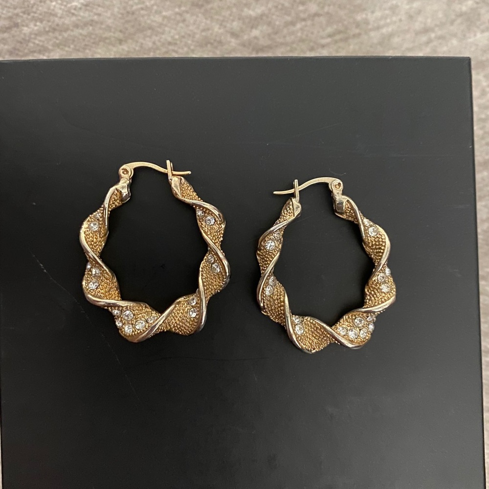 Gold twisted hoop earrings
